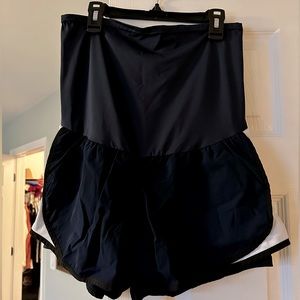 Maternity running shorts